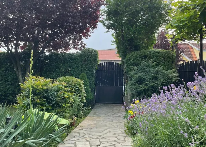 Апартаменты 5min Airport